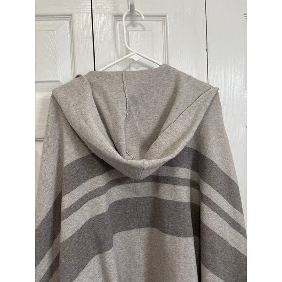 Evereve Rochelle Gray Striped Hooded Open Front Poncho Sweater M/L - Picture 7 of 10